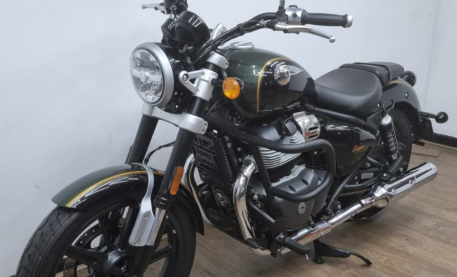 Royal Enfield Super Meteor 650 Interstellar 2025 Gasolina-2
