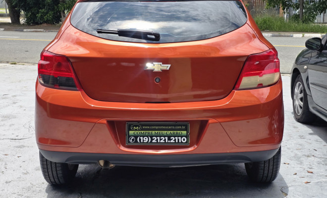 GM - Chevrolet ONIX  Lollapalooza 1.0 F.Power 5p Mec. 2014 Flex-10