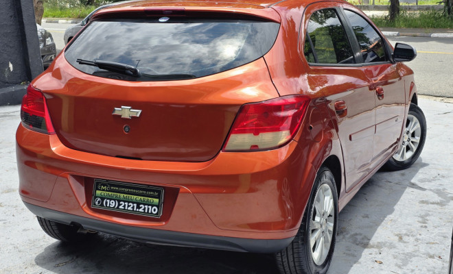 GM - Chevrolet ONIX  Lollapalooza 1.0 F.Power 5p Mec. 2014 Flex-3