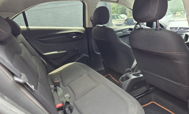 GM - Chevrolet ONIX  Lollapalooza 1.0 F.Power 5p Mec. 2014 Flex-8