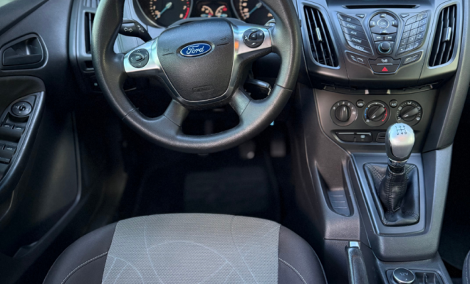 Ford Focus 1.6 S/SE/SE Plus Flex 8V/16V  5p 2014 Flex-4