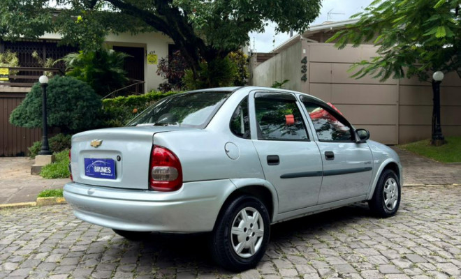 GM - Chevrolet Classic Life/LS 1.0 VHC FlexP. 4p 2010 Flex-17