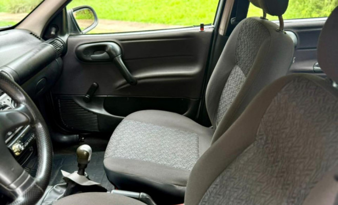 GM - Chevrolet Classic Life/LS 1.0 VHC FlexP. 4p 2010 Flex-8