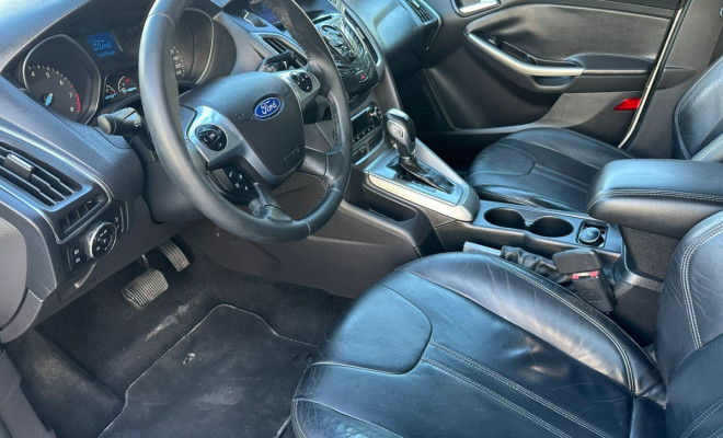 Ford Focus 2.0 Flex - 2015-8