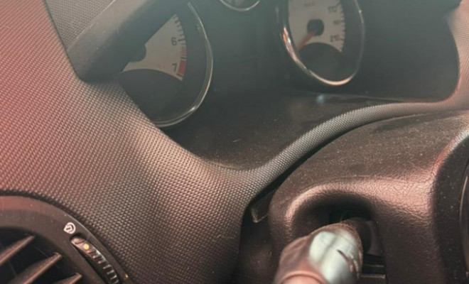 Peugeot 207 XR 1.4 Flex 8V 5p 2013 Flex-6