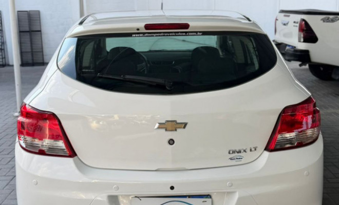 GM - Chevrolet ONIX HATCH LT 1.0 8V FlexPower 5p Mec. 2014 Flex-4
