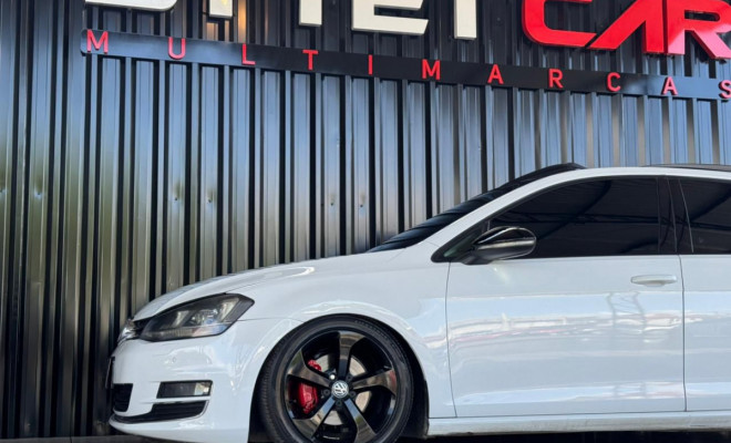 VW - VolksWagen Golf Highline 1.4 TSI 140cv Aut. 2014 Flex-8