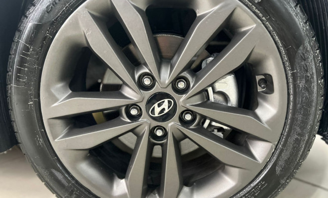 Hyundai i30 1.8 16V Aut. 5p 2016 Gasolina-12