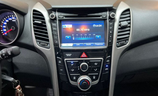 Hyundai i30 1.8 16V Aut. 5p 2016 Gasolina-9