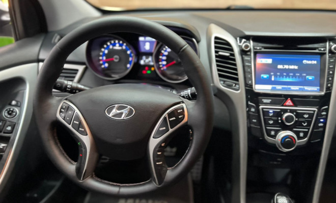 Hyundai i30 1.8 16V Aut. 5p 2016 Gasolina-7