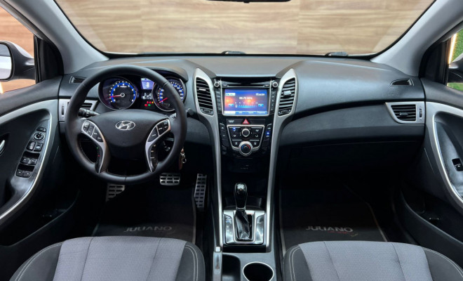 Hyundai i30 1.8 16V Aut. 5p 2016 Gasolina-6