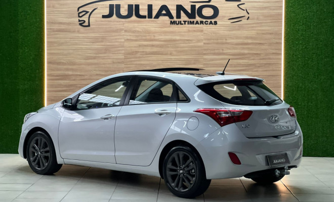 Hyundai i30 1.8 16V Aut. 5p 2016 Gasolina-2