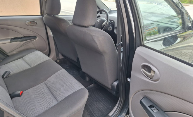 Toyota ETIOS XS  1.3 Flex 16V 5p Mec. 2013 Flex-12