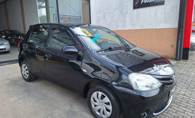 Toyota ETIOS XS  1.3 Flex 16V 5p Mec. 2013 Flex-1