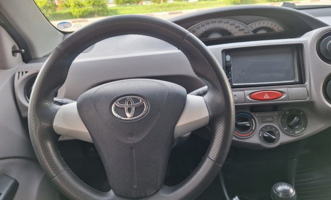 Toyota ETIOS XS  1.3 Flex 16V 5p Mec. 2013 Flex-9