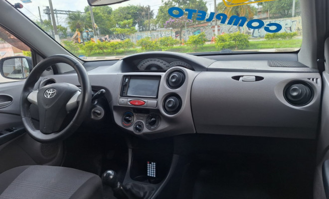 Toyota ETIOS XS  1.3 Flex 16V 5p Mec. 2013 Flex-7