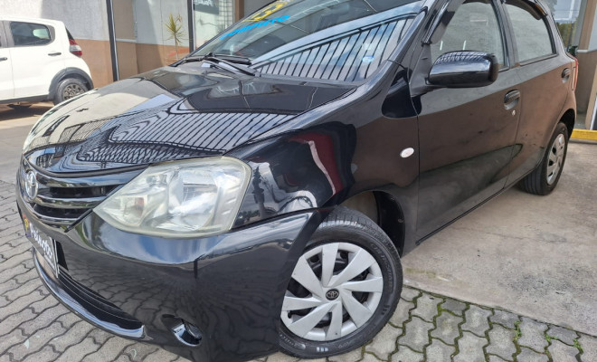 Toyota ETIOS XS  1.3 Flex 16V 5p Mec. 2013 Flex