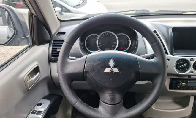 Mitsubishi L200 Triton GLS 3.2 CD TB Int.Diesel Mec 2013 Diesel-9