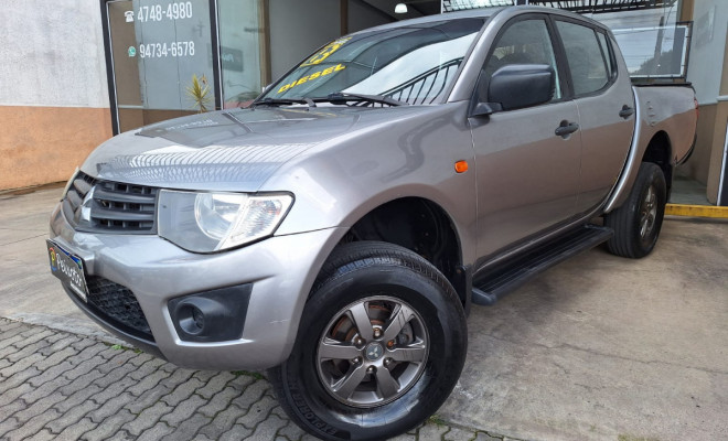 Mitsubishi L200 Triton GLS 3.2 CD TB Int.Diesel Mec 2013 Diesel