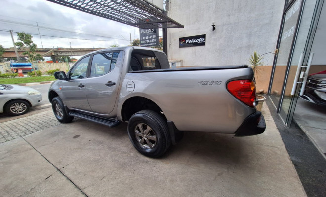 Mitsubishi L200 Triton GLS 3.2 CD TB Int.Diesel Mec 2013 Diesel-3