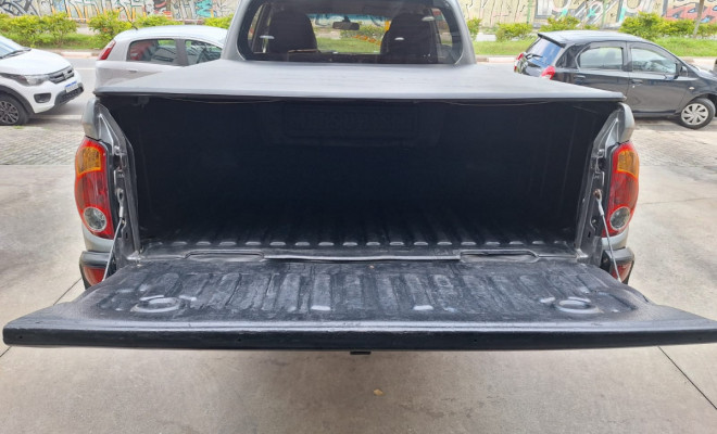 Mitsubishi L200 Triton GLS 3.2 CD TB Int.Diesel Mec 2013 Diesel-7