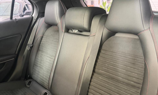 Mercedes-Benz GLA 250 Sport 2.0 TB 16V 4x2  211cv Aut. 2016 Gasolina-13