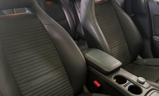 Mercedes-Benz GLA 250 Sport 2.0 TB 16V 4x2  211cv Aut. 2016 Gasolina-16