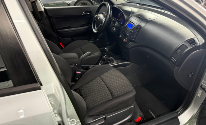 Hyundai i30 2.0 16V 145cv 5p Mec. 2010 Gasolina-4