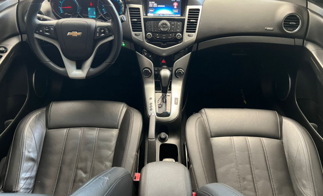 GM - Chevrolet CRUZE HB Sport LTZ 1.8 16V FlexP. 5p Aut 2013 Flex-6