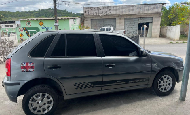 VW - VolksWagen Gol 1.0 Plus 8v 4p 2003 Gasolina