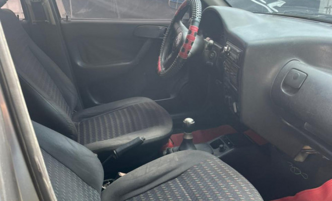 VW - VolksWagen Gol 1.0 Plus 8v 4p 2003 Gasolina-0