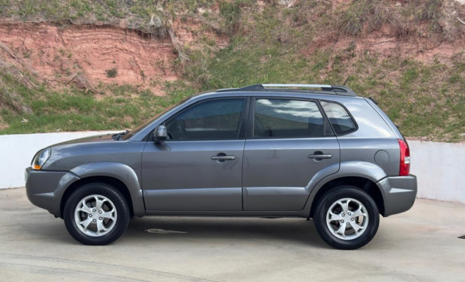 TUCSON 2.0 AUTOMÁTICA 2017 | ROBUSTEZ E CONFORTO EM UM SÓ CARRO.-16