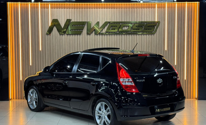 Hyundai i30 2.0 16V 145cv 5p Aut. 2011 Gasolina-2