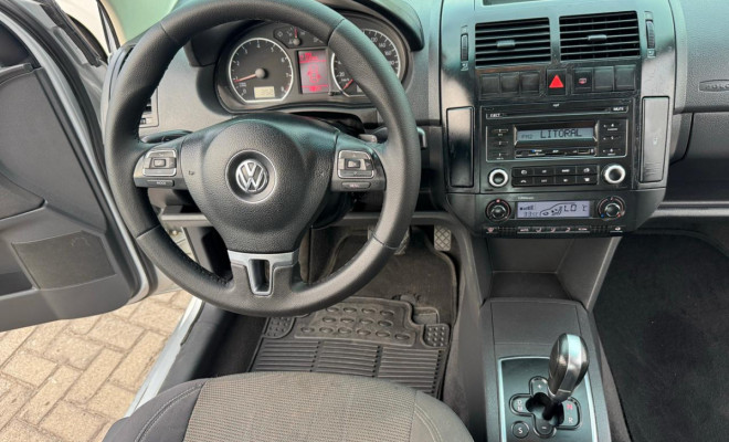 VW - VolksWagen Polo Sed.COMFORT. I MOTION 1.6 T.Flex 4p 2011 Flex-4