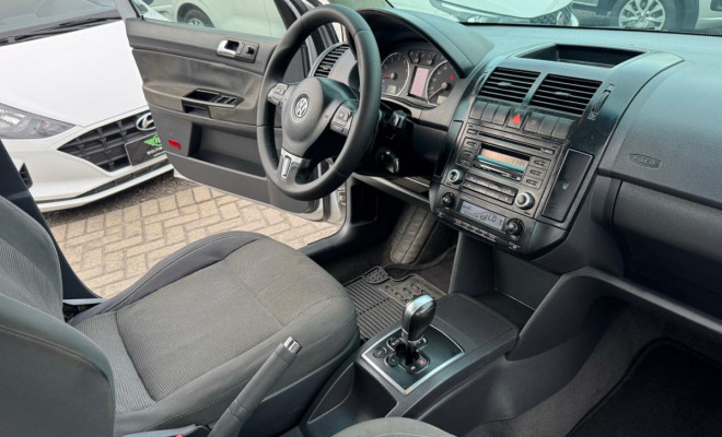 VW - VolksWagen Polo Sed.COMFORT. I MOTION 1.6 T.Flex 4p 2011 Flex-6