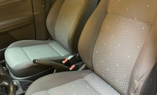 VW - VolksWagen Polo Sedan 1.6  2005   100% FINANCIADO-6