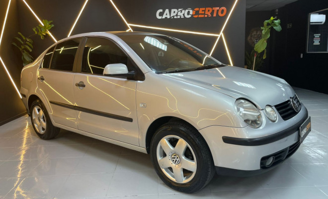 VW - VolksWagen Polo Sedan 1.6  2005   100% FINANCIADO-0