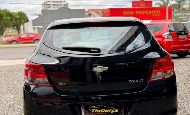 GM - Chevrolet ONIX HATCH LT 1.0 8V FlexPower 5p Mec. 2013 Flex-3