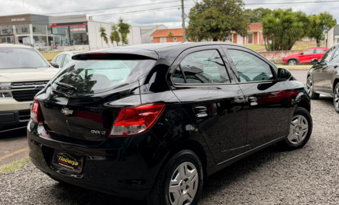 GM - Chevrolet ONIX HATCH LT 1.0 8V FlexPower 5p Mec. 2013 Flex-7