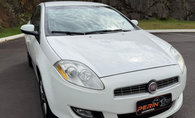 Fiat Bravo ESSENCE Dualogic 1.8 Flex 16V 5p 2012 Flex