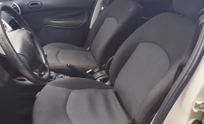 Peugeot 207 Active 1.4 Flex 8V 5p 2014 Flex-4