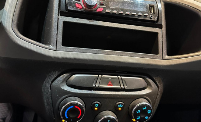 GM - Chevrolet ONIX HATCH LS 1.0 8V FlexPower 5p Mec. 2013 Flex-7