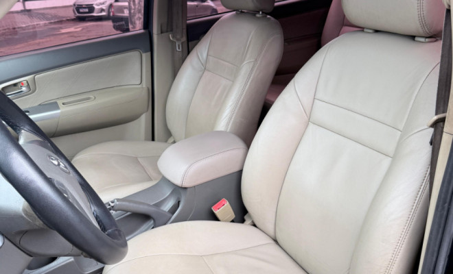 Toyota Hilux SW4 SR 4x2 2.7/ 2.7 Flex 16V Aut. 2013 Flex-5