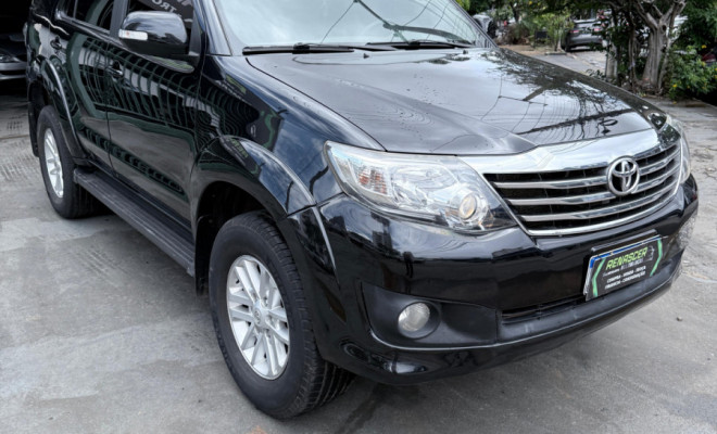 Toyota Hilux SW4 SR 4x2 2.7/ 2.7 Flex 16V Aut. 2013 Flex-0