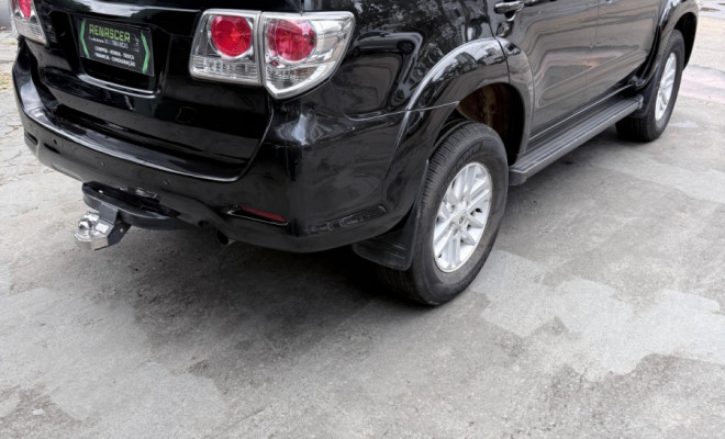 Toyota Hilux SW4 SR 4x2 2.7/ 2.7 Flex 16V Aut. 2013 Flex-1