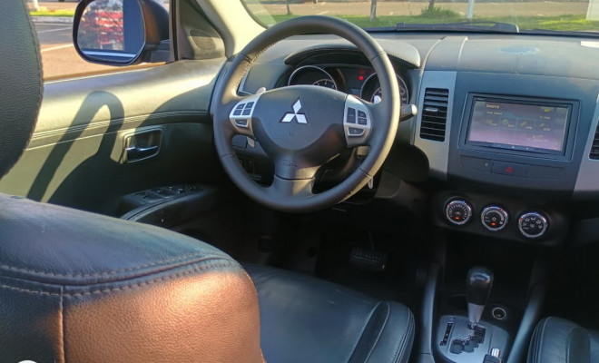 Mitsubishi OUTLANDER 3.0/ GT 3.0 V6 Aut. 2012 Gasolina-8