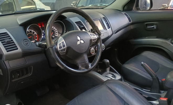 Mitsubishi OUTLANDER 3.0/ GT 3.0 V6 Aut. 2012 Gasolina-6
