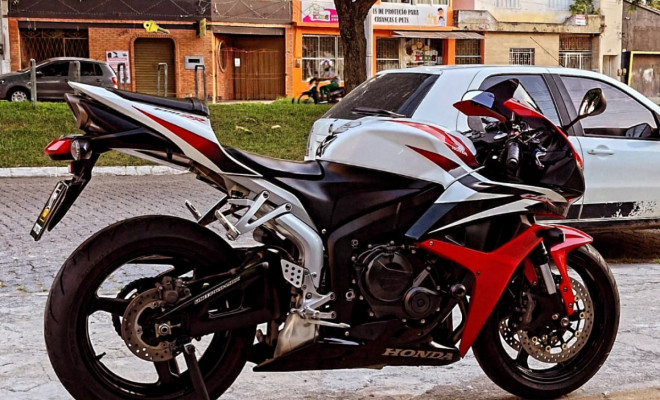 HONDA CBR 600 RR 2008 Gasolina-1