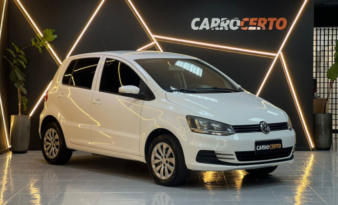 VW - VolksWagen Fox Tr 1.0 2015 Flex  ÓTIMO CUSTO BENEFICIO PARA DIA A DIA