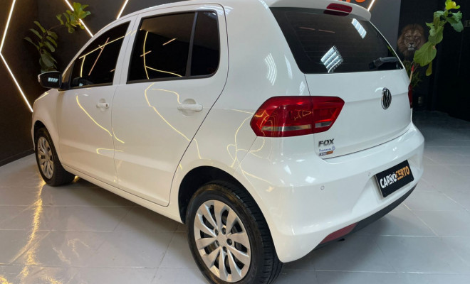 VW - VolksWagen Fox Tr 1.0 2015 Flex  ÓTIMO CUSTO BENEFICIO PARA DIA A DIA-2